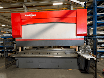 Koneen Bystronic PR 200x4100 etunäkymä