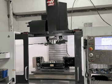 Koneen  HAAS VF-5/40TR etunäkymä