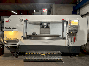 Koneen  HAAS VF-7/40 etunäkymä