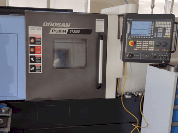 Koneen  DOOSAN Puma GT3100 etunäkymä