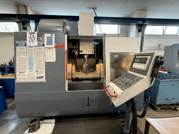 Koneen  KOVOSVIT MAS MCV 1000 Speed 5AX etunäkymä