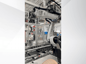 Koneen  KUKA KR 10 R1440-2 etunäkymä
