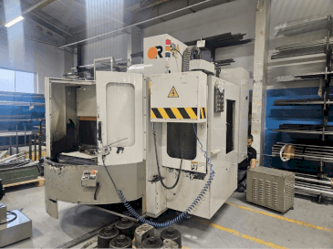 Koneen  Victor Vcenter 70 - APC etunäkymä