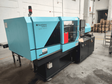 Koneen  DEMAG Systec 100/420-310 etunäkymä