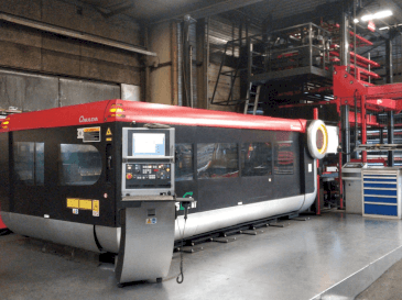 Koneen  AMADA LC-3015F1NT 4kW CO2 etunäkymä