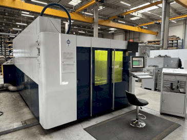 Koneen  TRUMPF TruLaser 5030 Fiber etunäkymä
