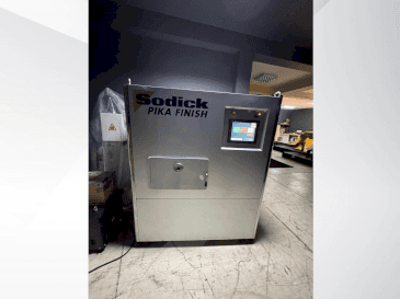 Koneen  Sodick Picka PF-32A etunäkymä