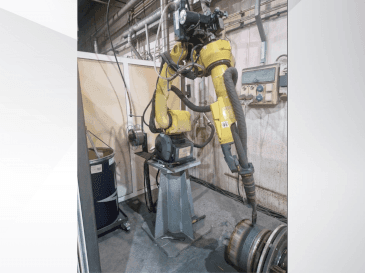 Koneen  FANUC ARC Mate 100iC etunäkymä