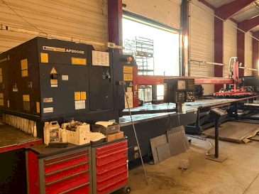 Koneen  AMADA LC2415 alpha3 etunäkymä