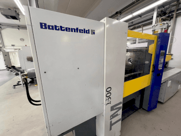 Koneen  Battenfeld TM 1600/1000 etunäkymä