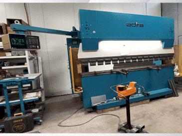 Koneen  ADIRA QIH-11030 DNC CR etunäkymä