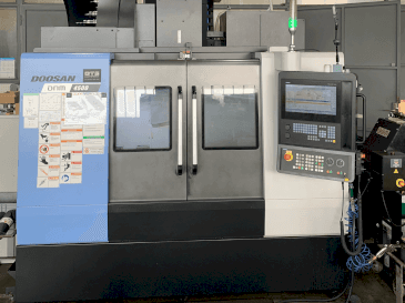 Koneen  DOOSAN DNM 4500 etunäkymä