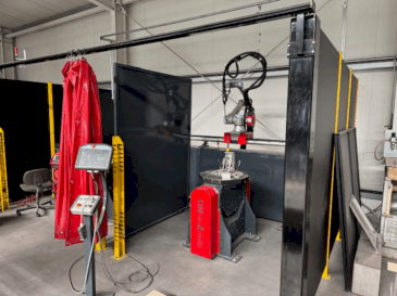 Koneen  FRONIUS UR10 Roboter e-Series etunäkymä