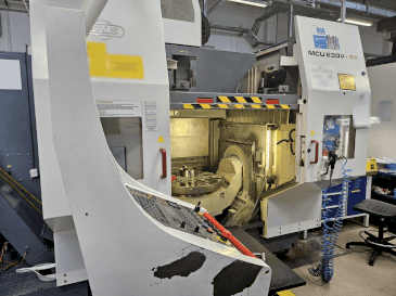 Koneen  KOVOSVIT MAS MCU 630V-5X sivunäkymä