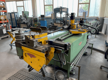 Koneen  HERBER 42 CNC etunäkymä