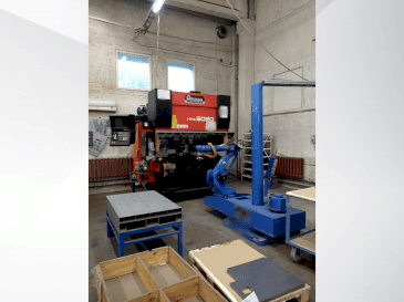 Koneen  AMADA HFBO 50 20 etunäkymä