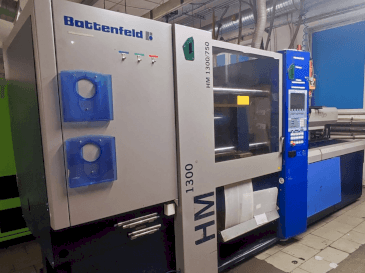 Koneen  Battenfeld HM 1300/750 etunäkymä
