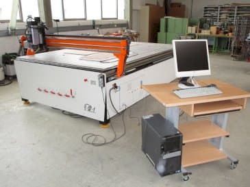Koneen  MLM Ploter CNC etunäkymä