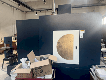 Koneen  Johnford Dart VMC 1000A HI TECH etunäkymä