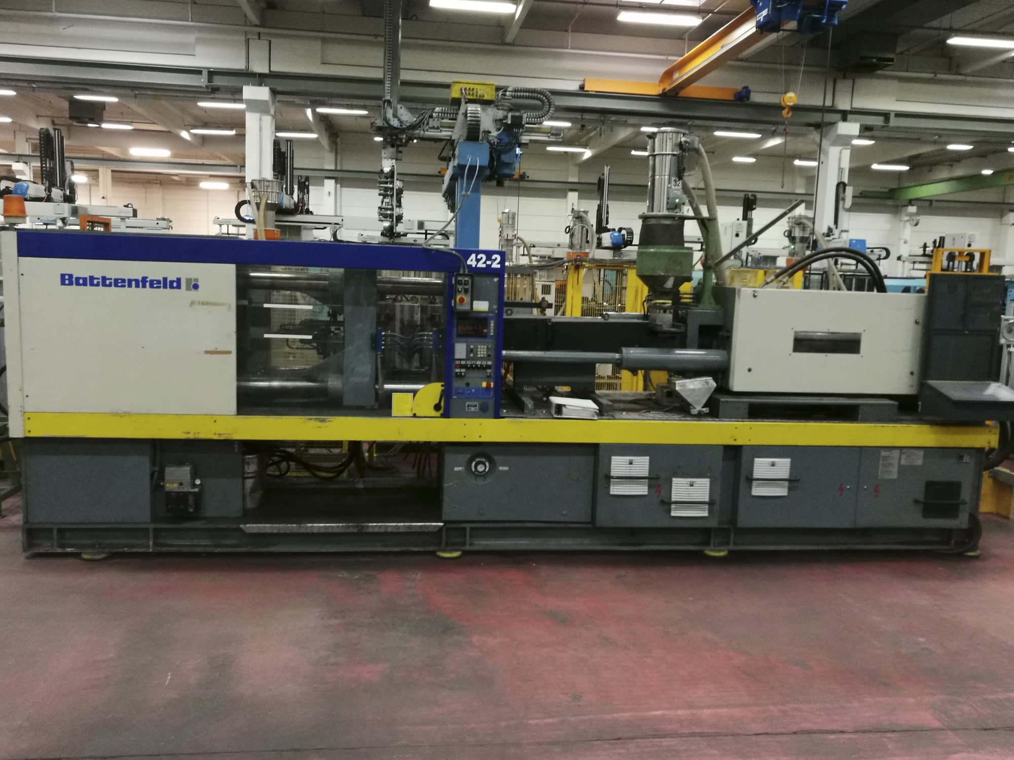 Koneen  Battenfeld etunäkymäBKT 2500/1400