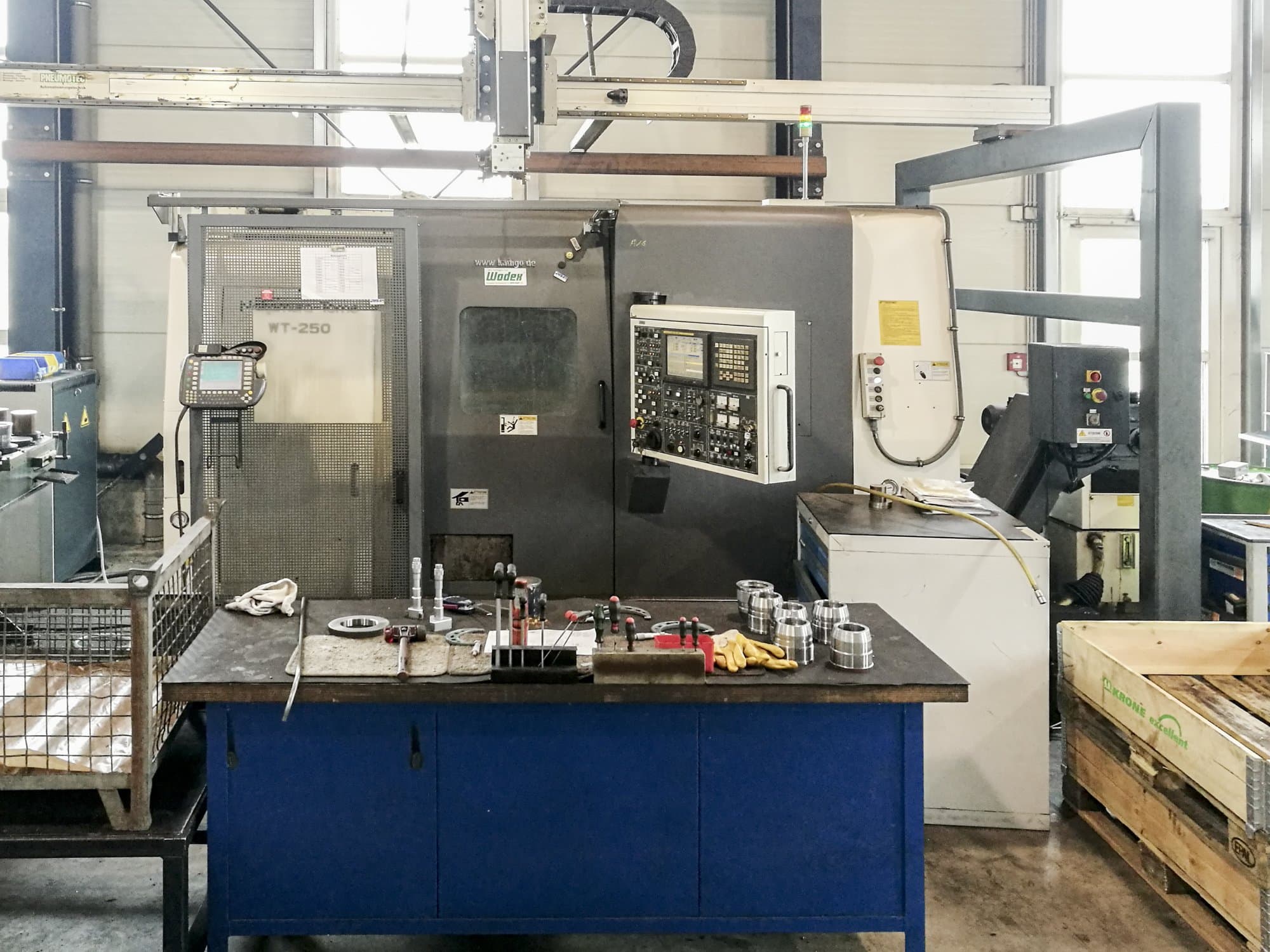 Koneen  NAKAMURA etunäkymäWT-250