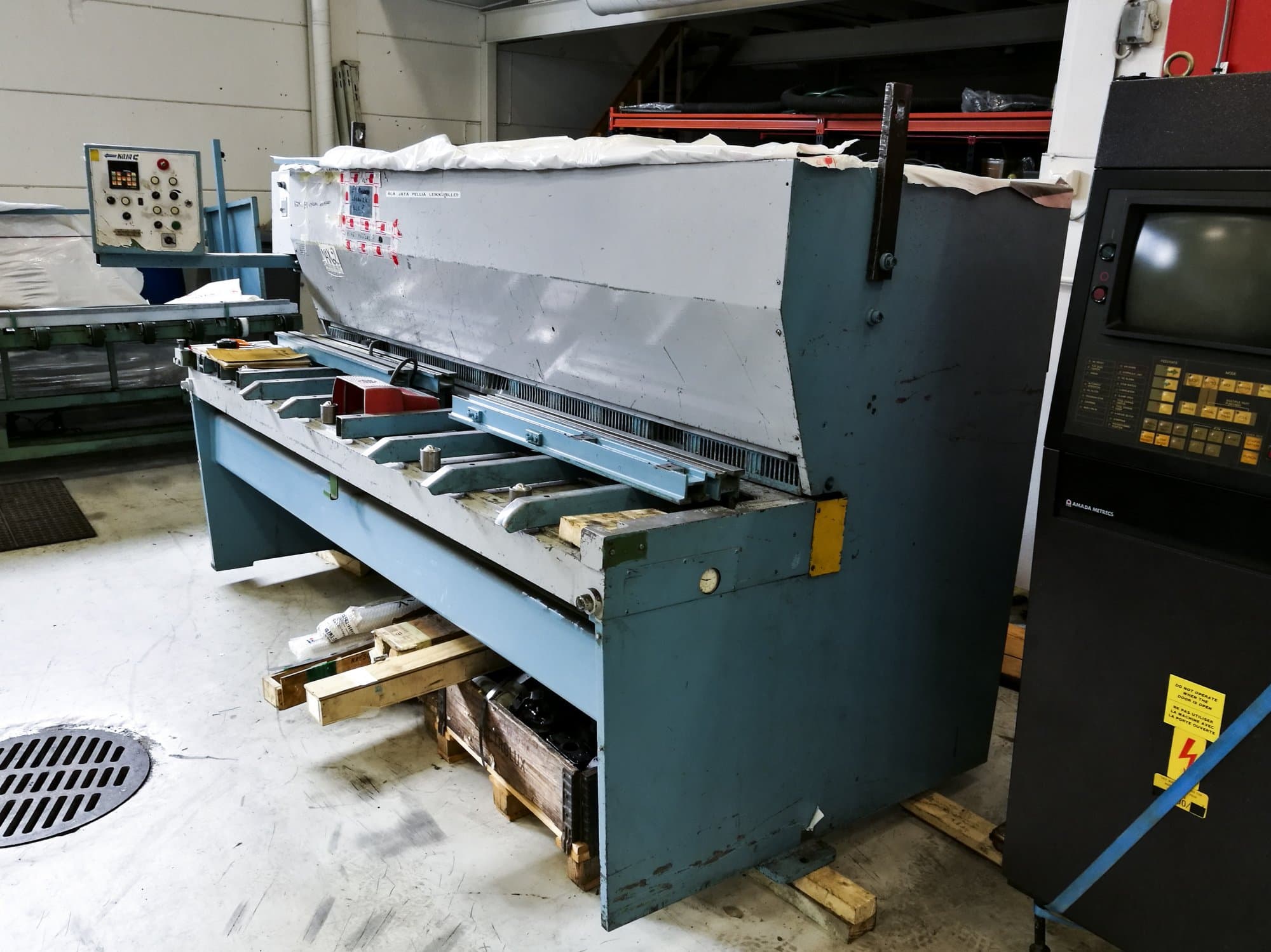 Koneen  CHE etunäkymä25/4