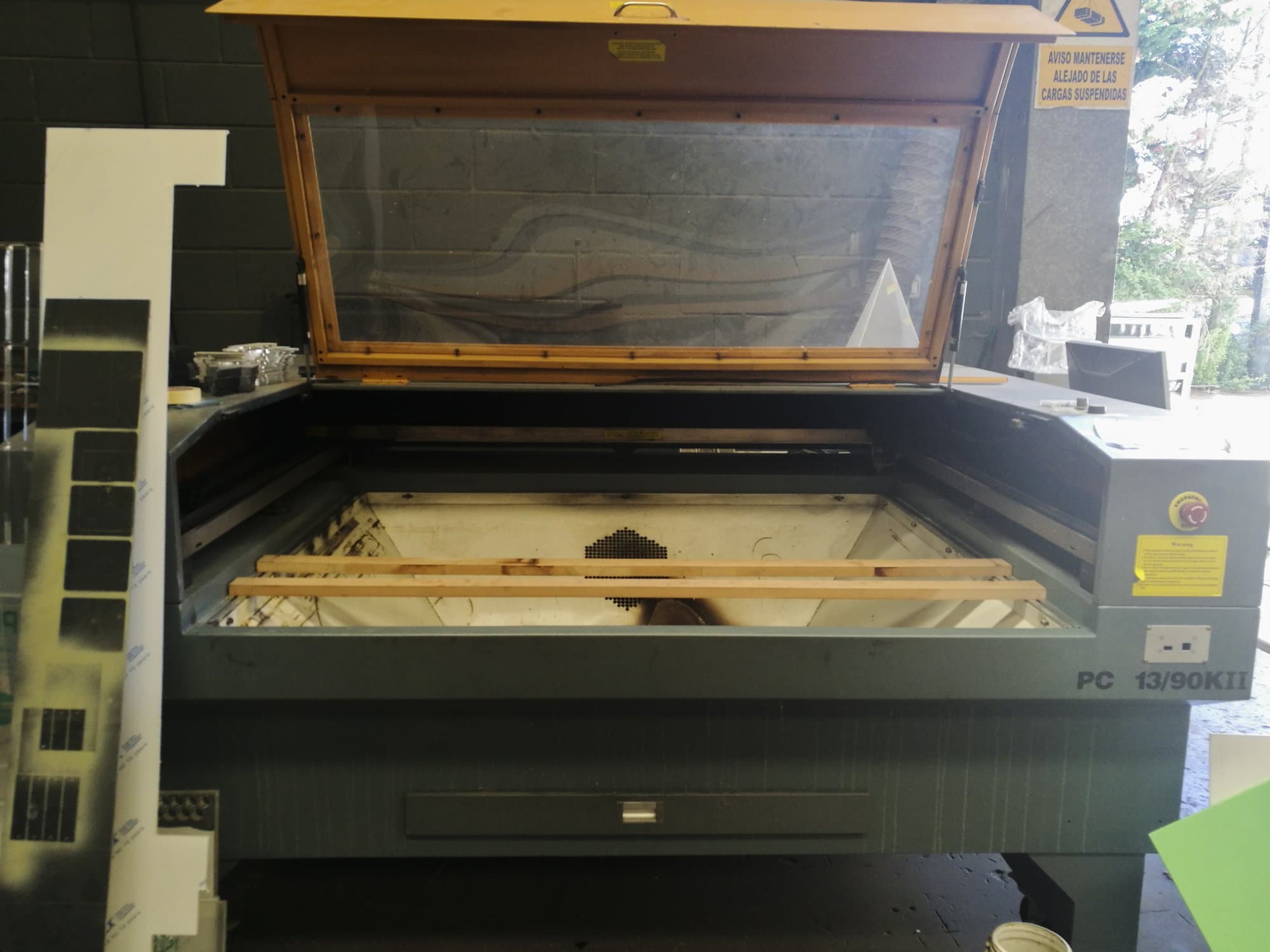 Koneen  PC etunäkymä 13/90KII