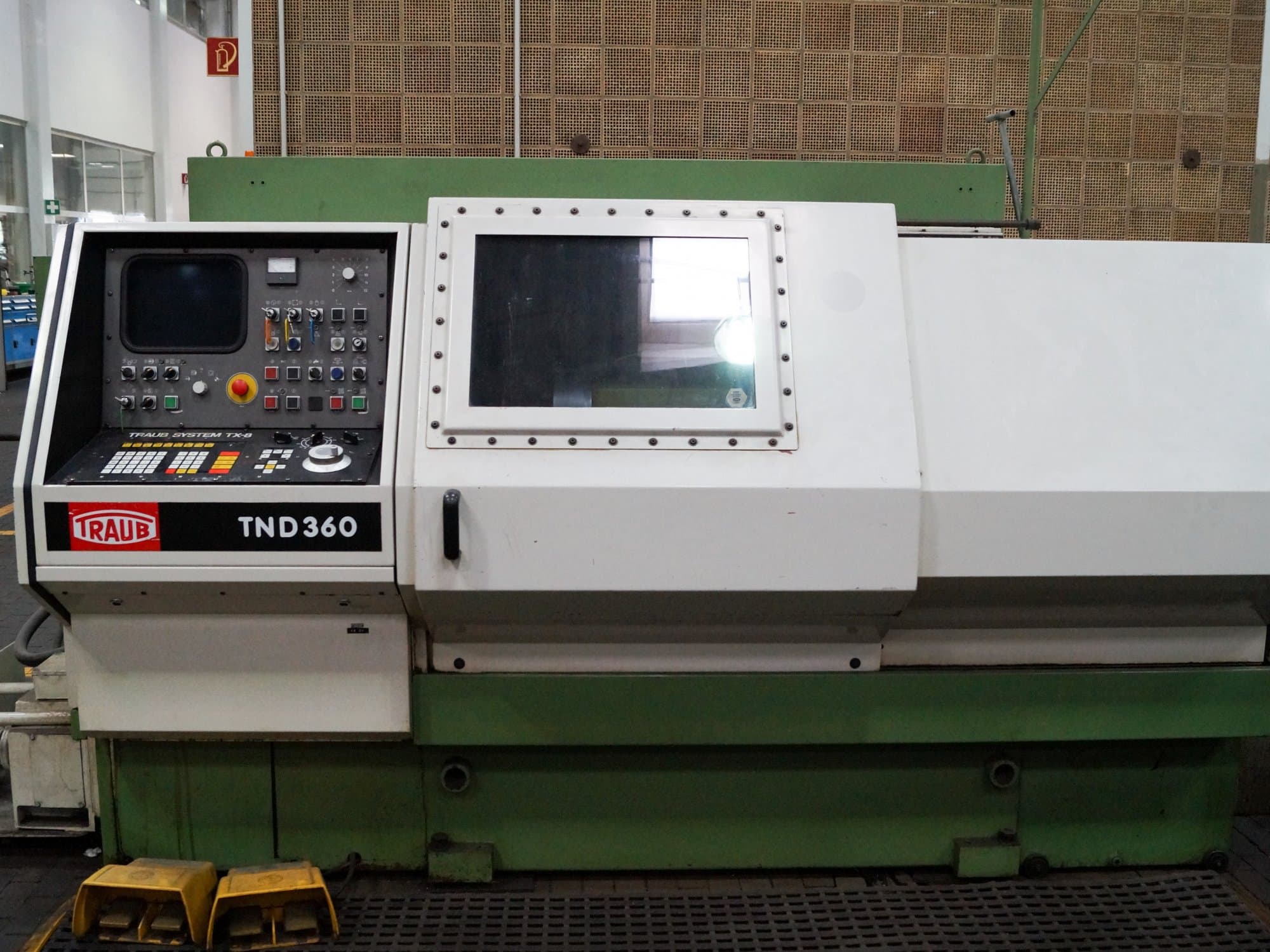 Koneen  TRAUB etunäkymäTND 360