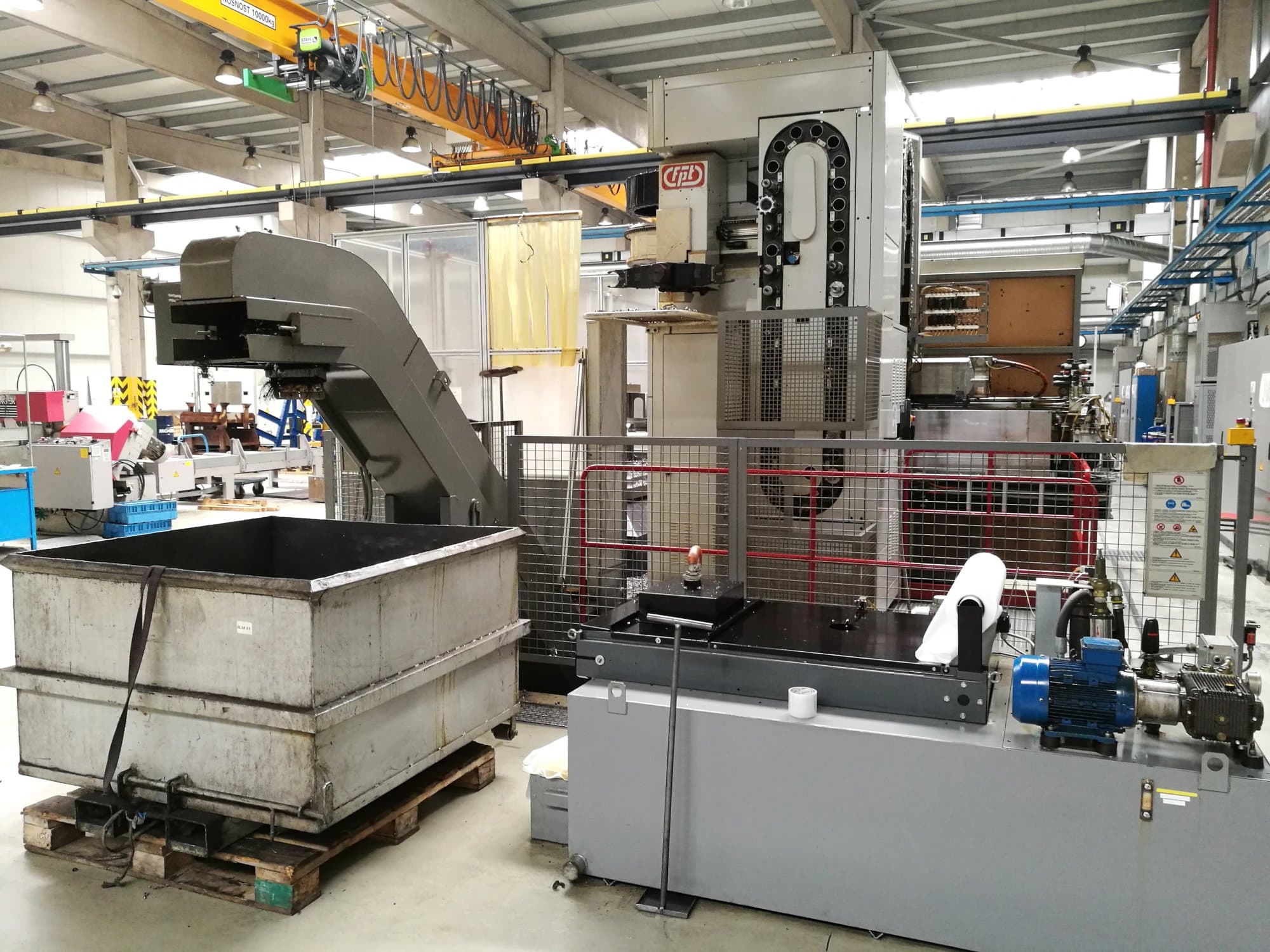 Koneen  FPT etunäkymäAREA M