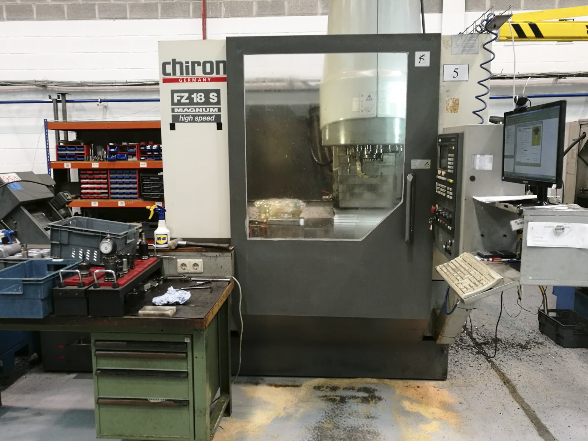 Koneen  Chiron etunäkymäFZ18 S Magnum