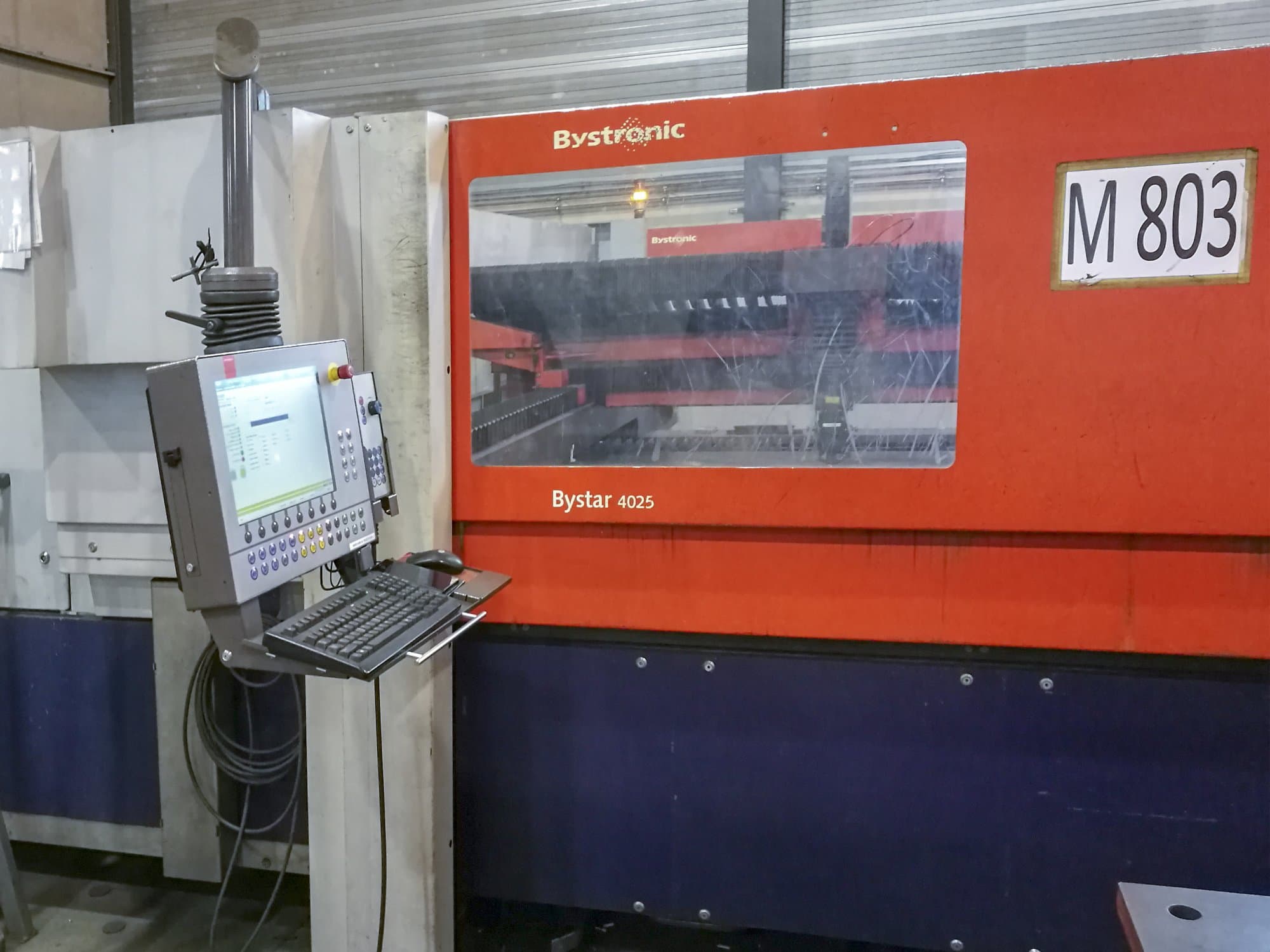 Koneen  Bystronic etunäkymäBystar 4025 NT 80