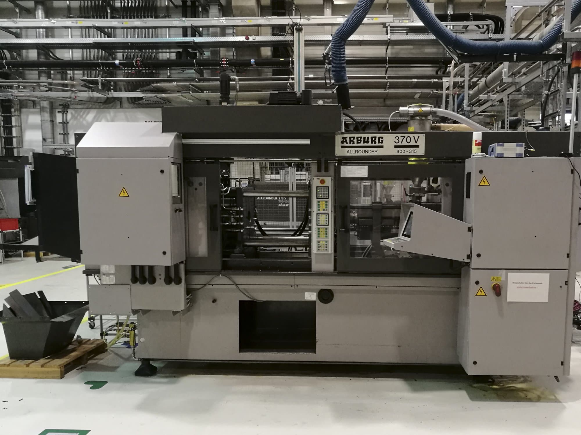 Koneen  Arburg etunäkymä370V 800-315