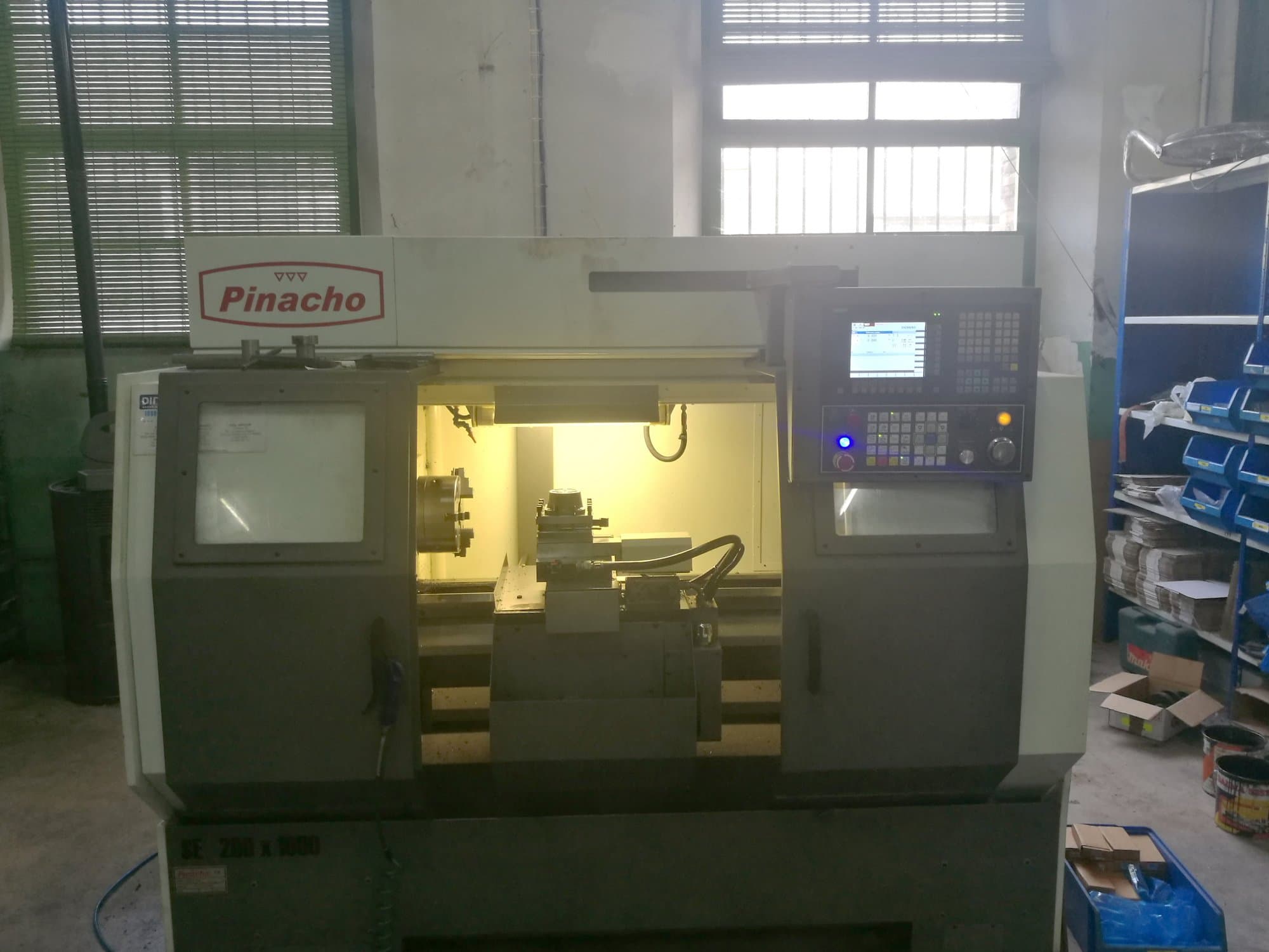 Koneen  Pinacho etunäkymäSE-200