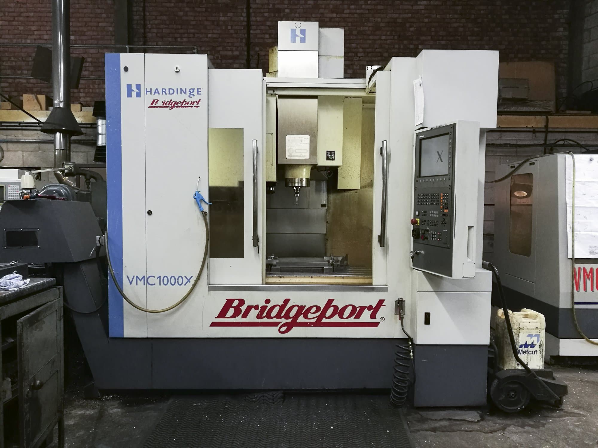 Koneen  Bridgeport etunäkymä VMC XP3-1000