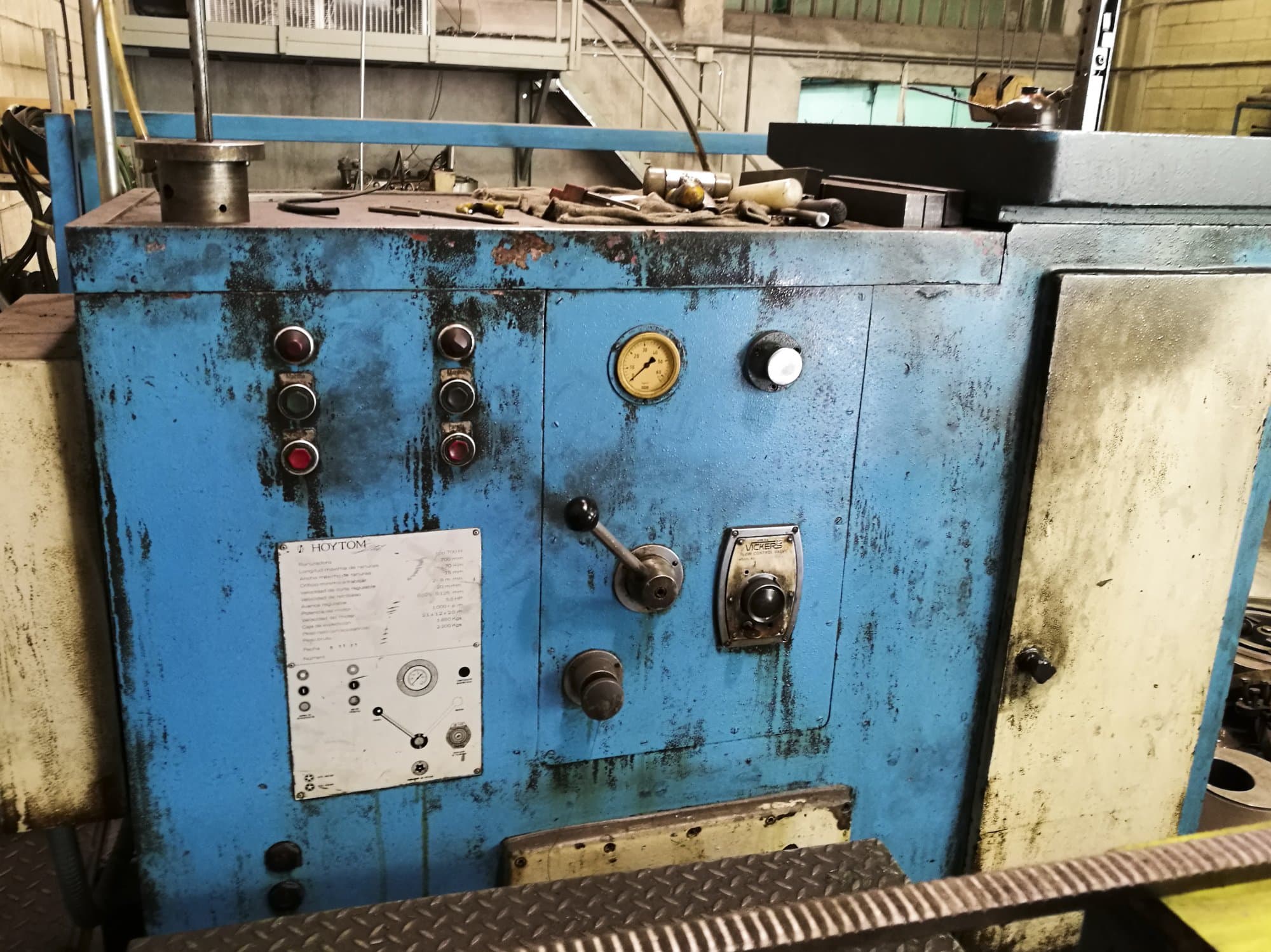 Koneen  Hoytom etunäkymä700 H