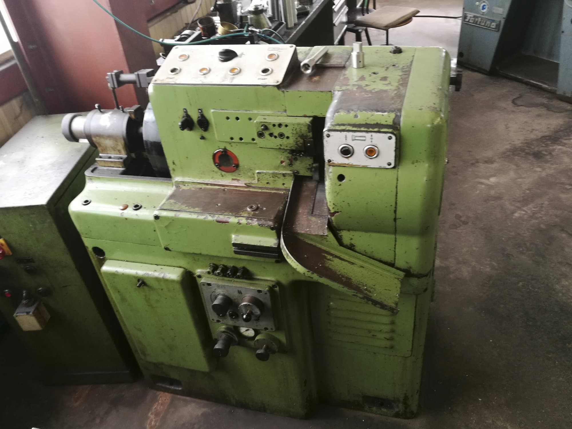 Koneen  Hahn+Kolb etunäkymäTornomat 2-672