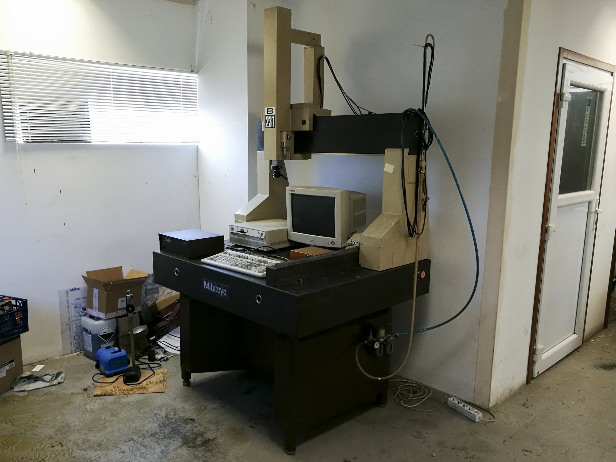 Koneen Mitutoyo oikea näkymäB-231