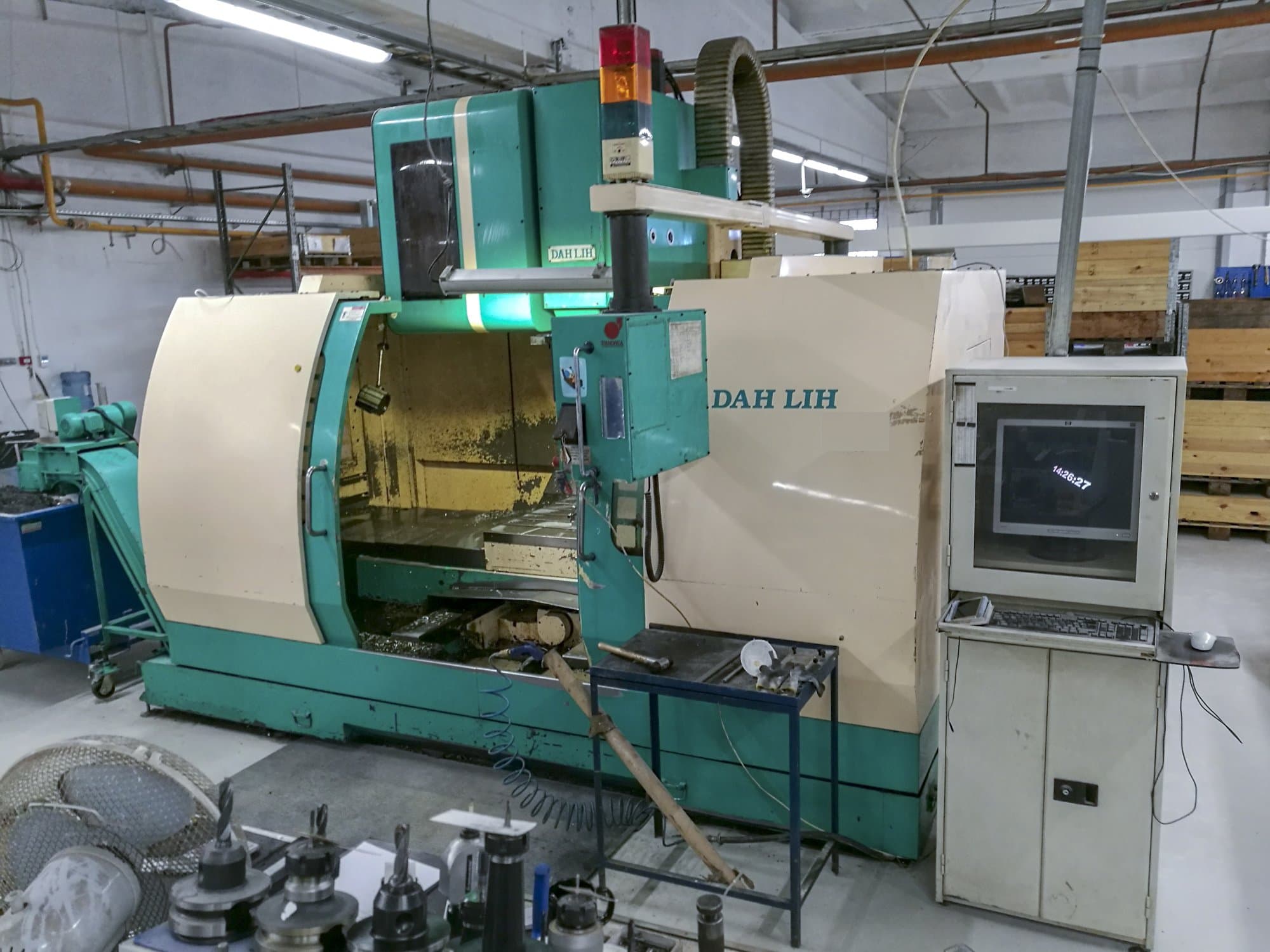 Koneen  DAH LIH etunäkymäDL-MCV1250