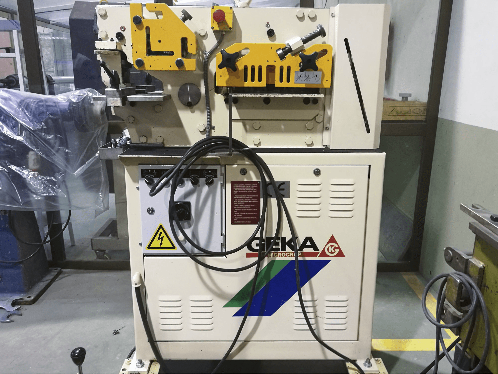 Koneen 1 GEKA etunäkymäMICROCROP