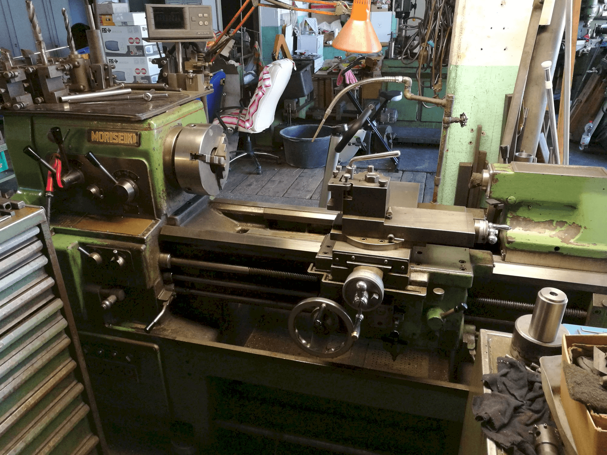 Koneen MORI SEIKI etunäkymä MS 850