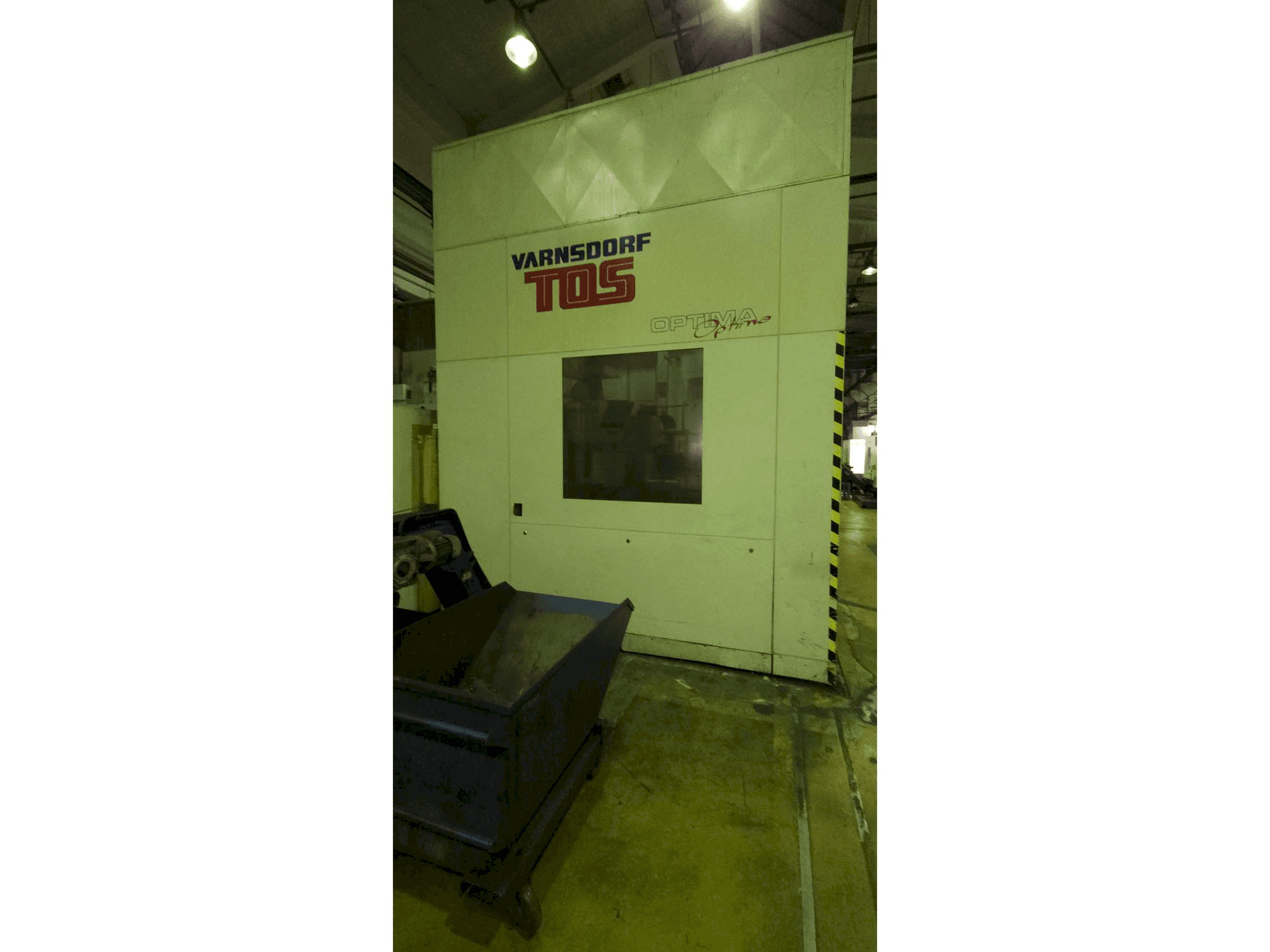 Koneen TOS Optima etunäkymä