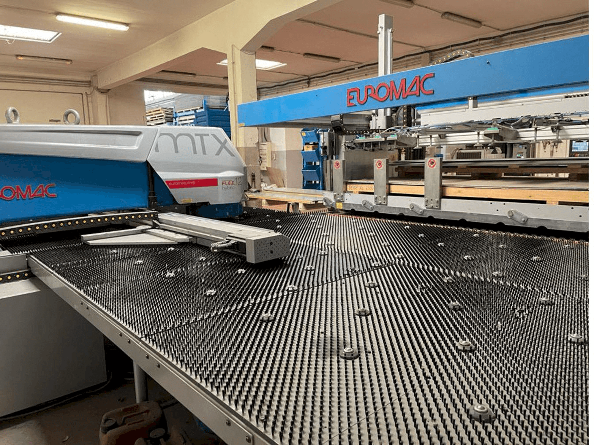 Koneen Euromac MTX Flex 12 Hybrid etunäkymä