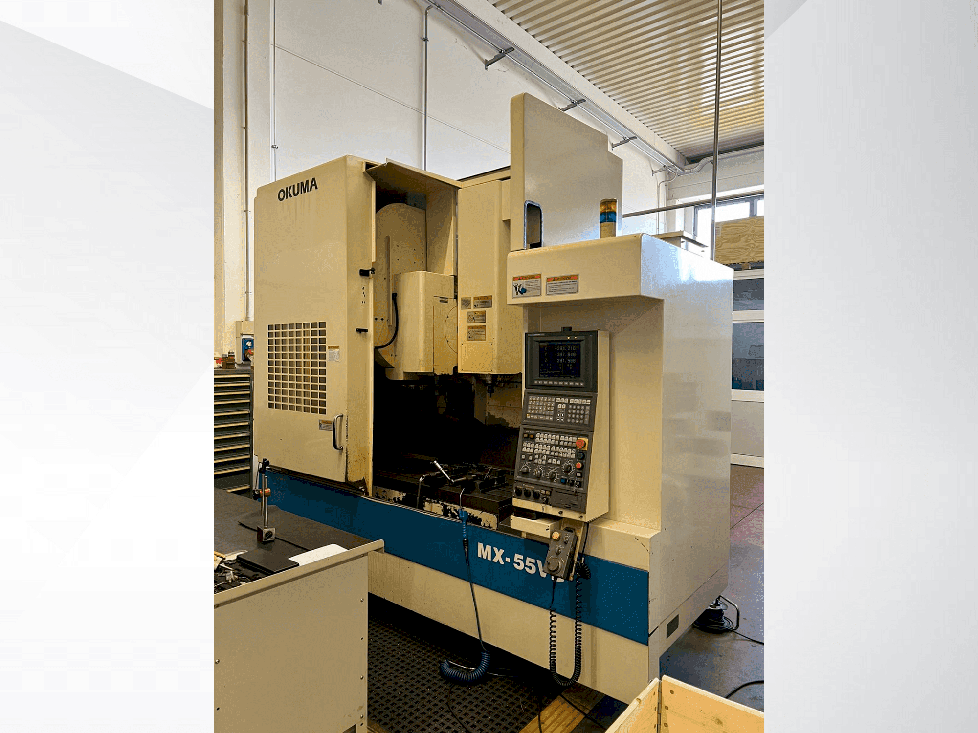Koneen Okuma MX-55VB etunäkymä