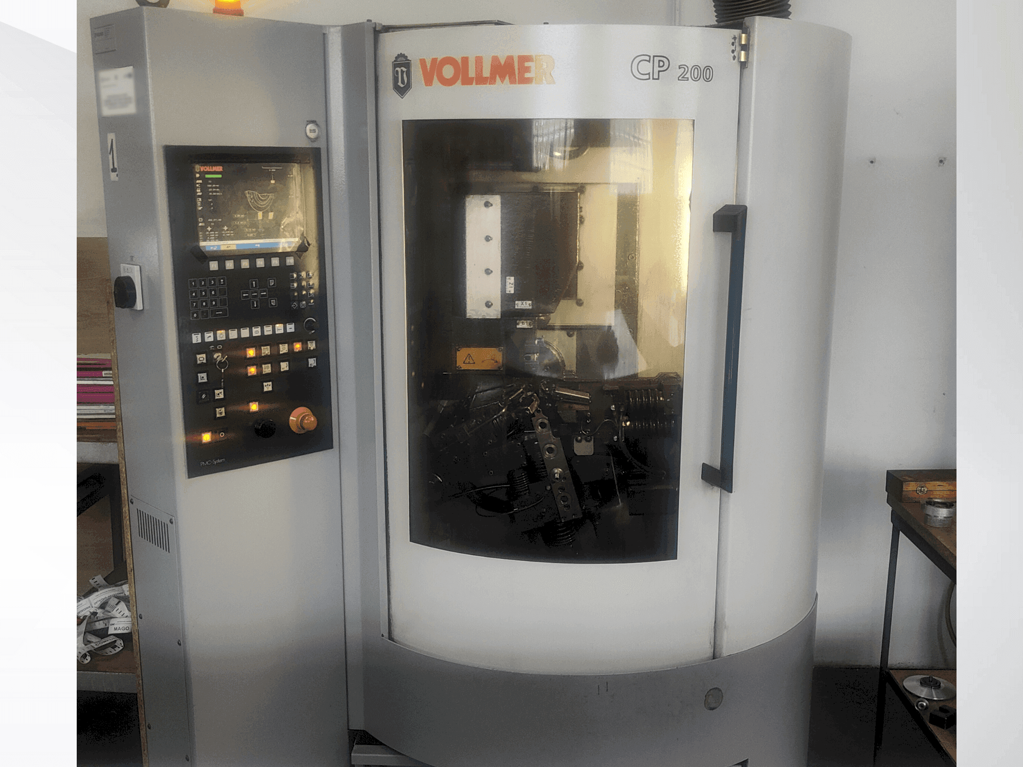 Koneen VOLLMER CP 200 etunäkymä