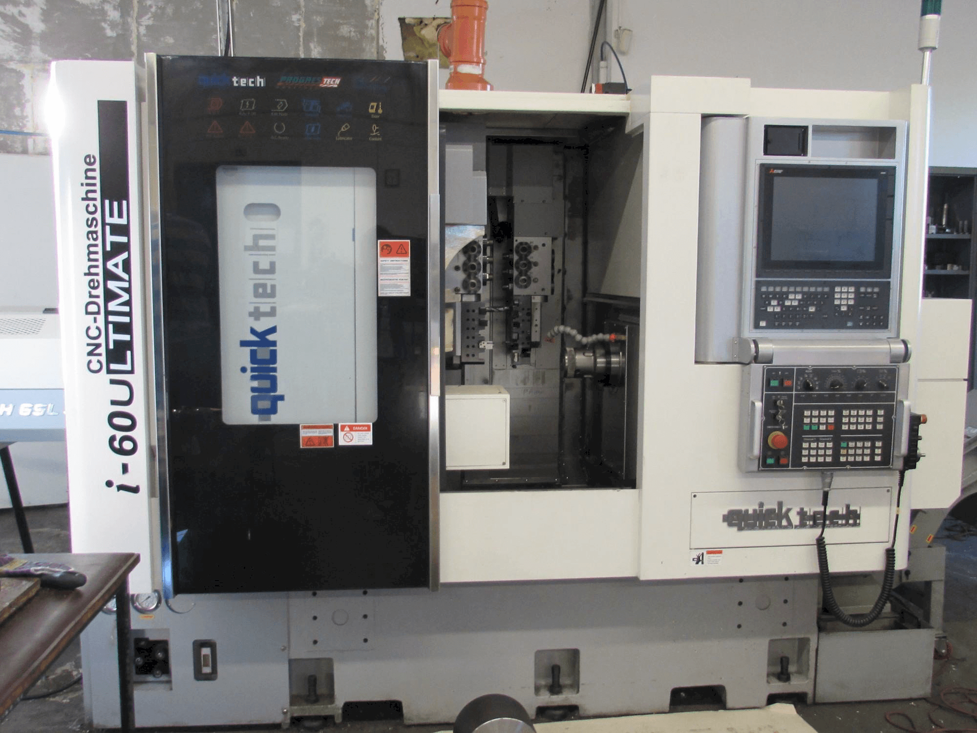 Koneen Quick-Tech I-60U etunäkymä