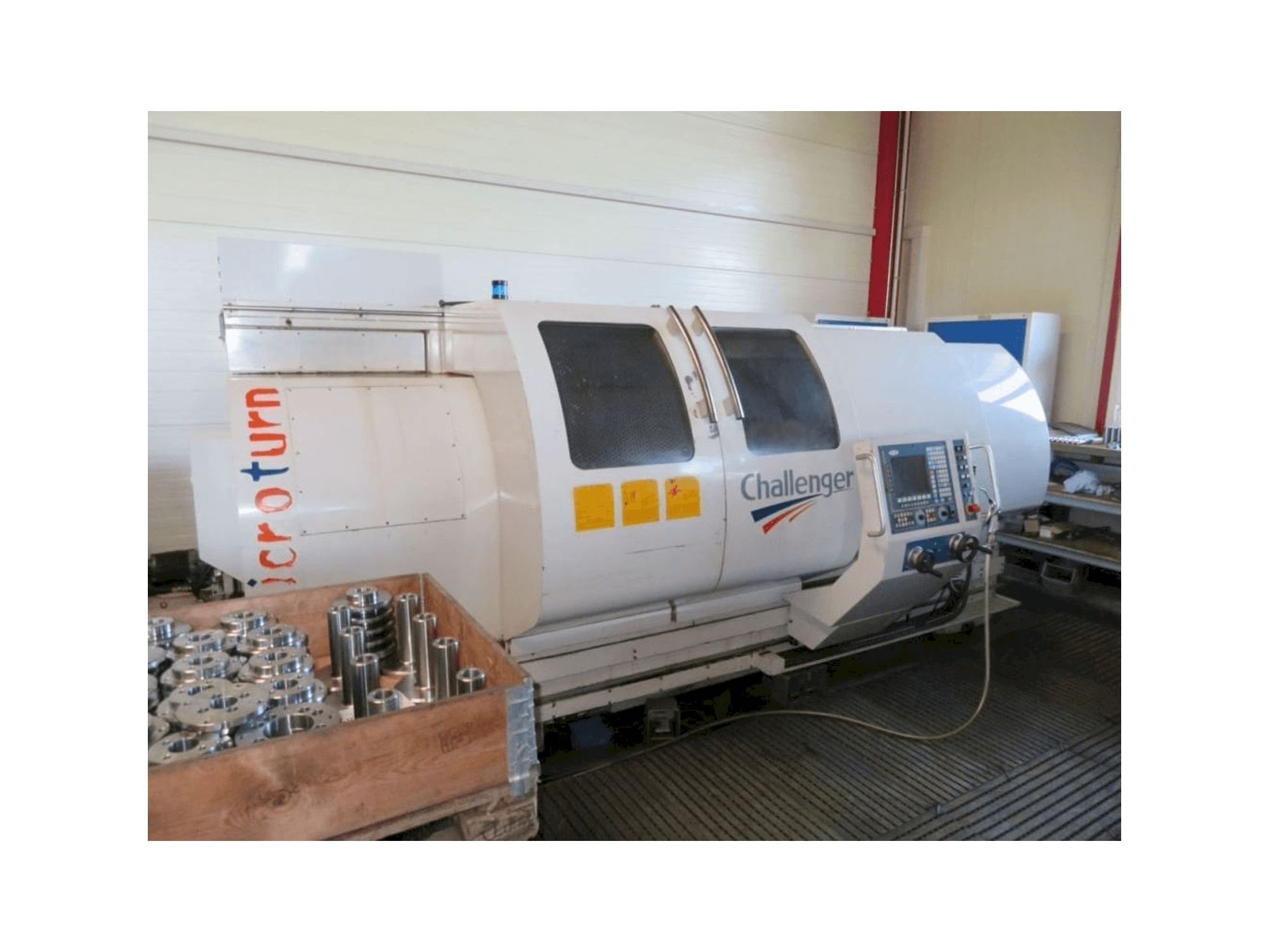 Koneen Challenger Microturn BNC 2680 etunäkymä