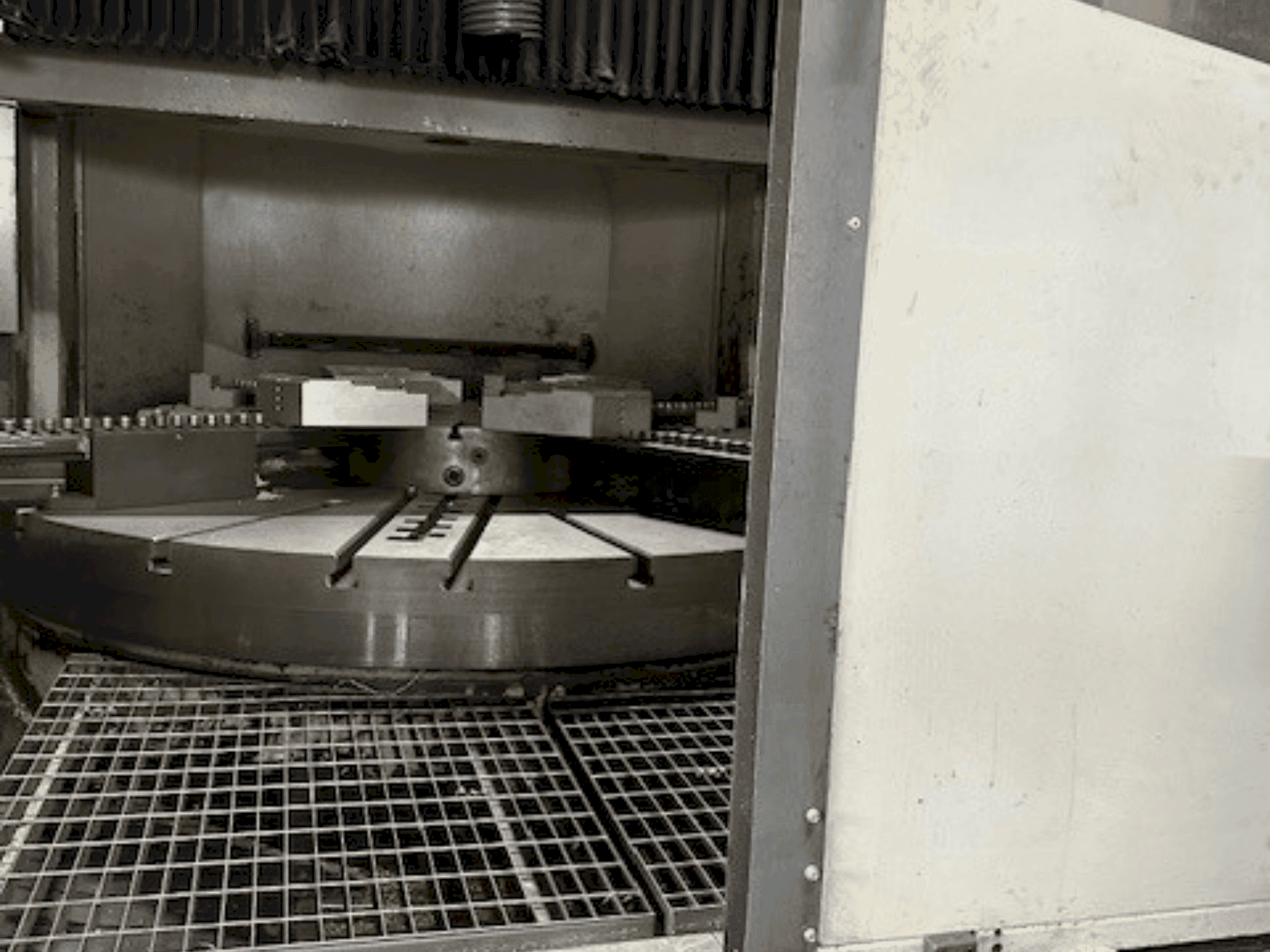Koneen GORBREX TKV 525 CNC etunäkymä