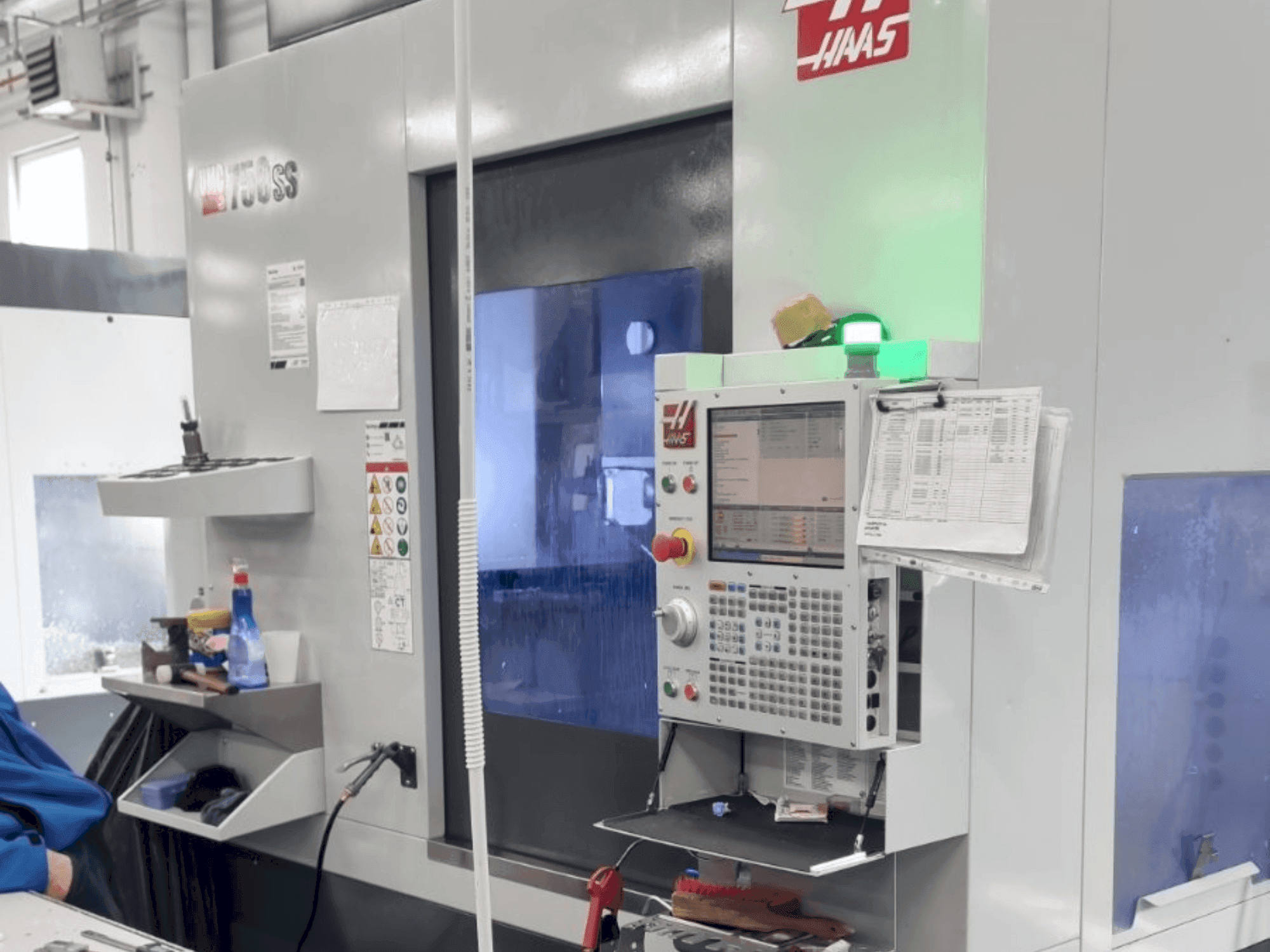 Koneen HAAS UMC-750SS etunäkymä