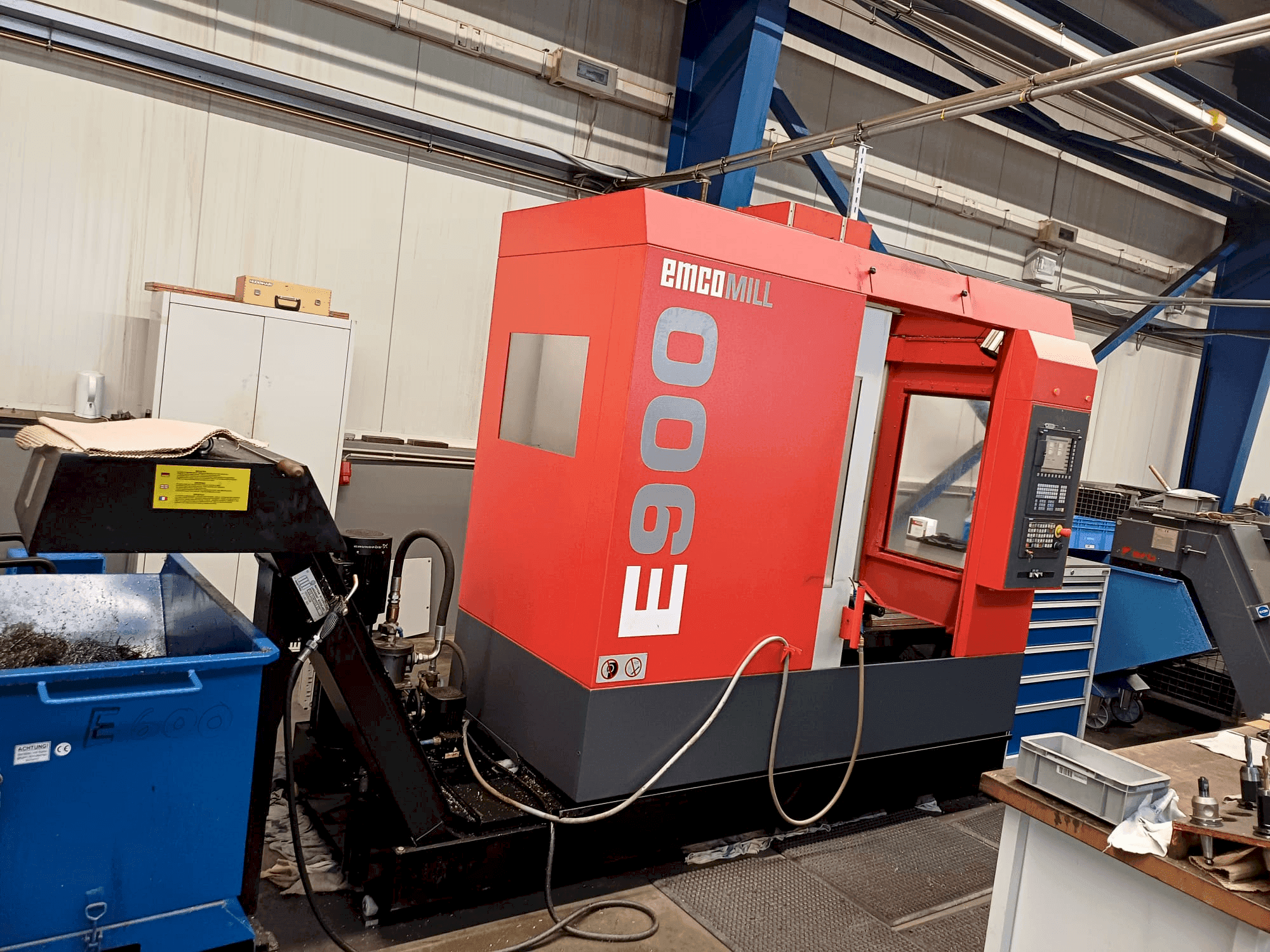 Koneen EMCO EmcoMill E900 etunäkymä