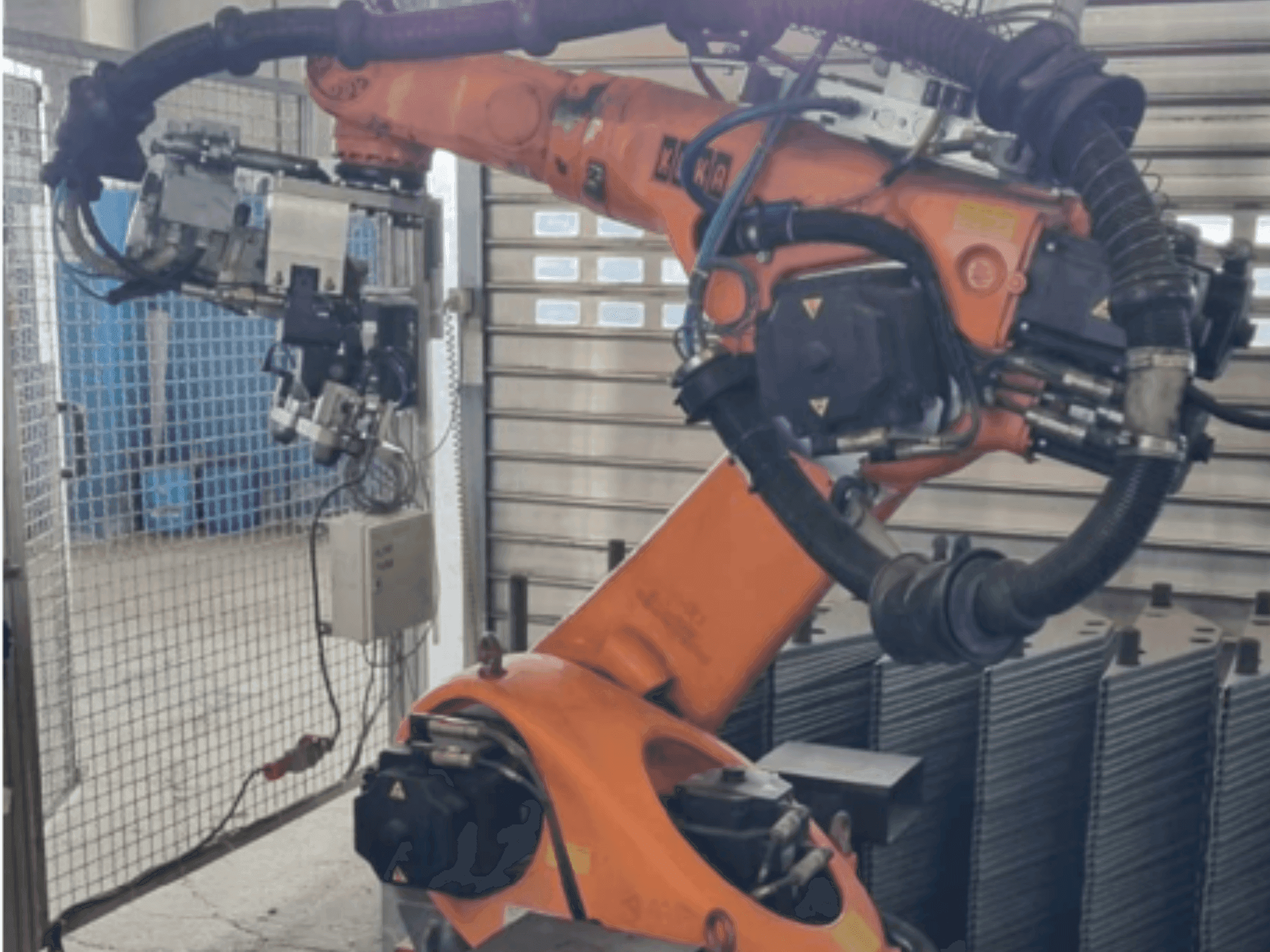 Koneen KUKA KR 60-3 etunäkymä
